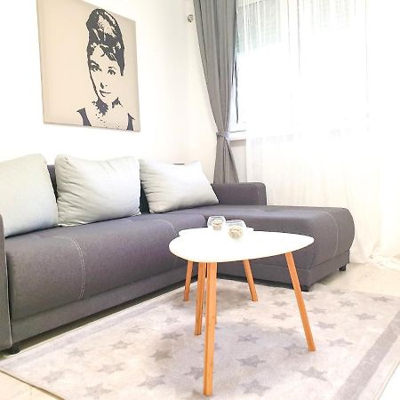 Apartment Iskra Belgrad Exteriör bild
