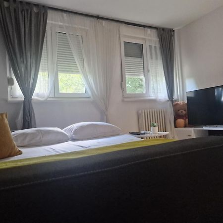 Apartment Iskra Belgrad Exteriör bild